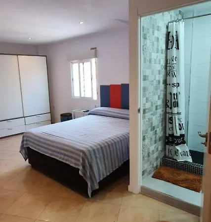 Habitacion Cerca Del Centro Valenza Esterno foto