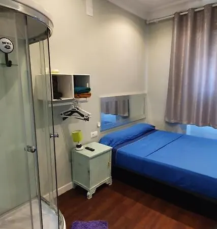 Habitacion Cerca Del Centro Valenza Esterno foto