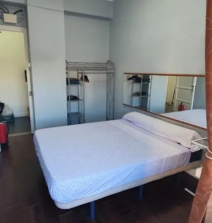 Habitacion Cerca Del Centro Valenza Esterno foto